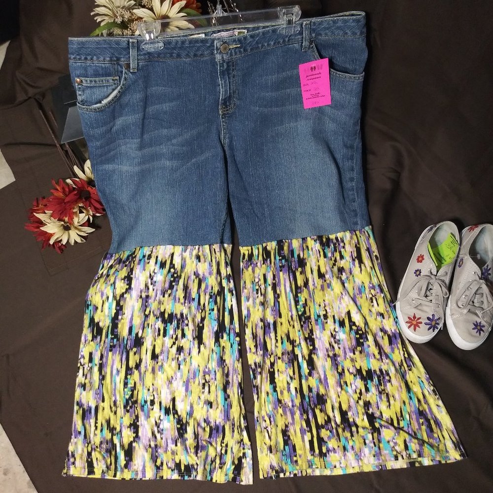 393 jeaniemade Size 22 Old Navy Ruffle Leg Jeans